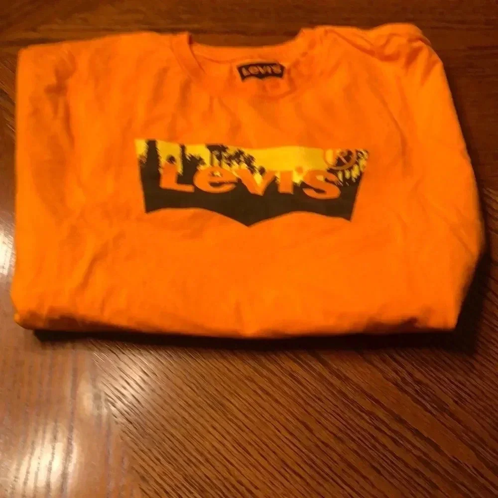 Levi’s Tee Shirt Large